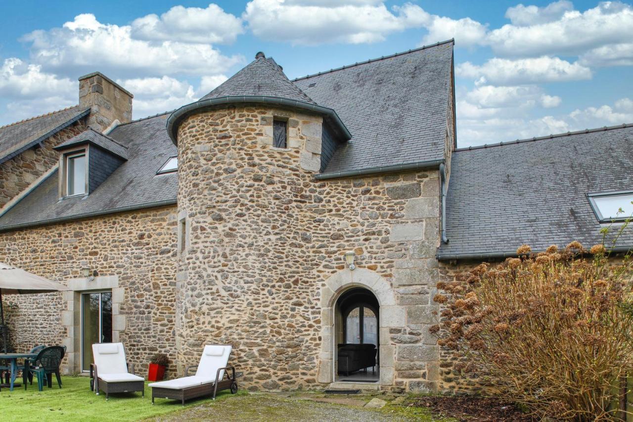 Tour Des Alleux - Maison De Maitre Pour 6 * Taden